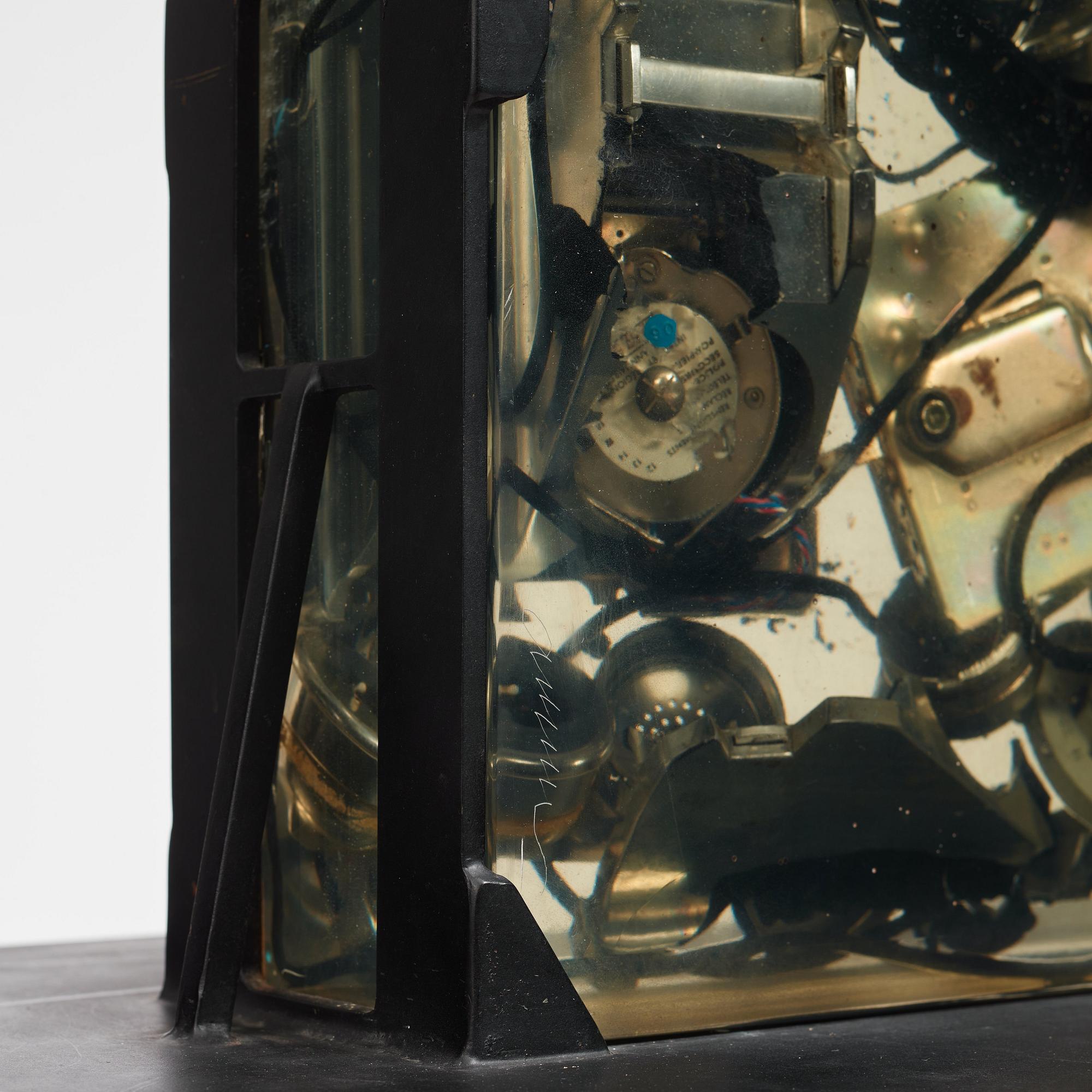 Arman (Armand Pierre Fernandez), "Long distance".