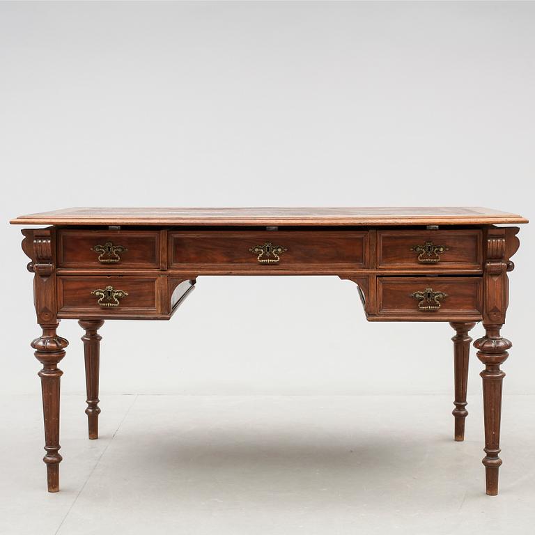 SKRIVBORD, nyrenässans, 1900-talets första hälft.