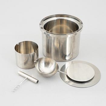 Arne Jacobsen, a 5-piece 'Cylinda Line' cocktail set, Stelton, Denmark.