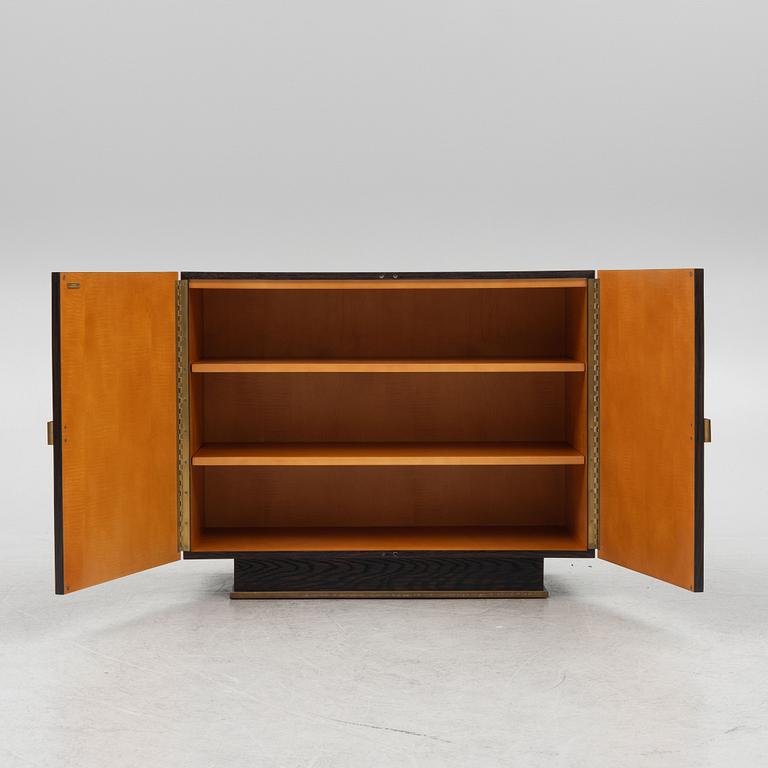 Julian Chichester, skåp, "Lille Short Cabinet", samtida.