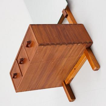 Uno & Östen Kristiansson,  hallmöbel/spegel med hylla, 1960/70-tal.