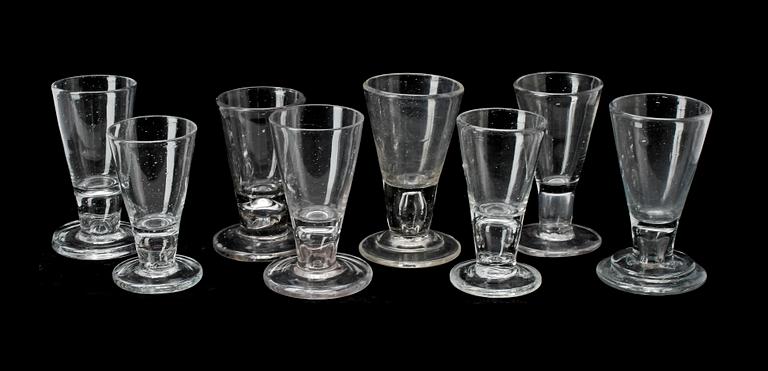 SNAPSGLAS, 8 st, glas, 1900-tal.