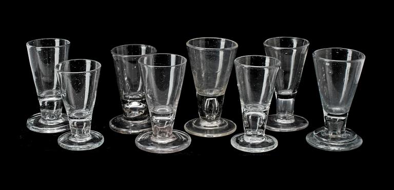 SNAPSGLAS, 8 st, glas, 1900-tal.