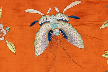 A Chinese embroidered textil fragment, late Qing dynasty/early 20th Century.