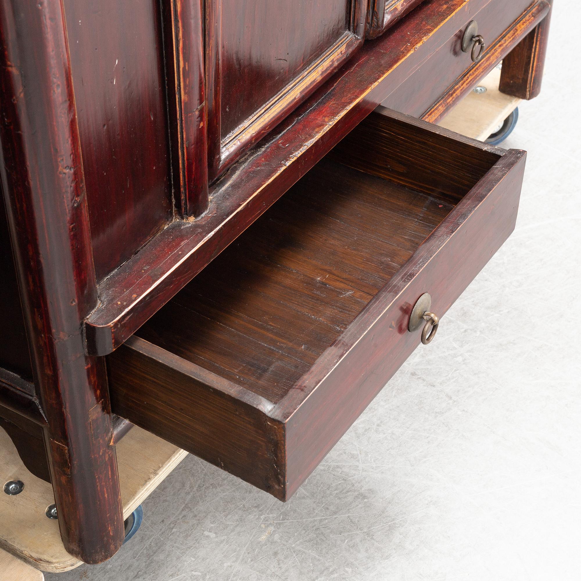 A pair of Chinese cabinets, 20th Century.