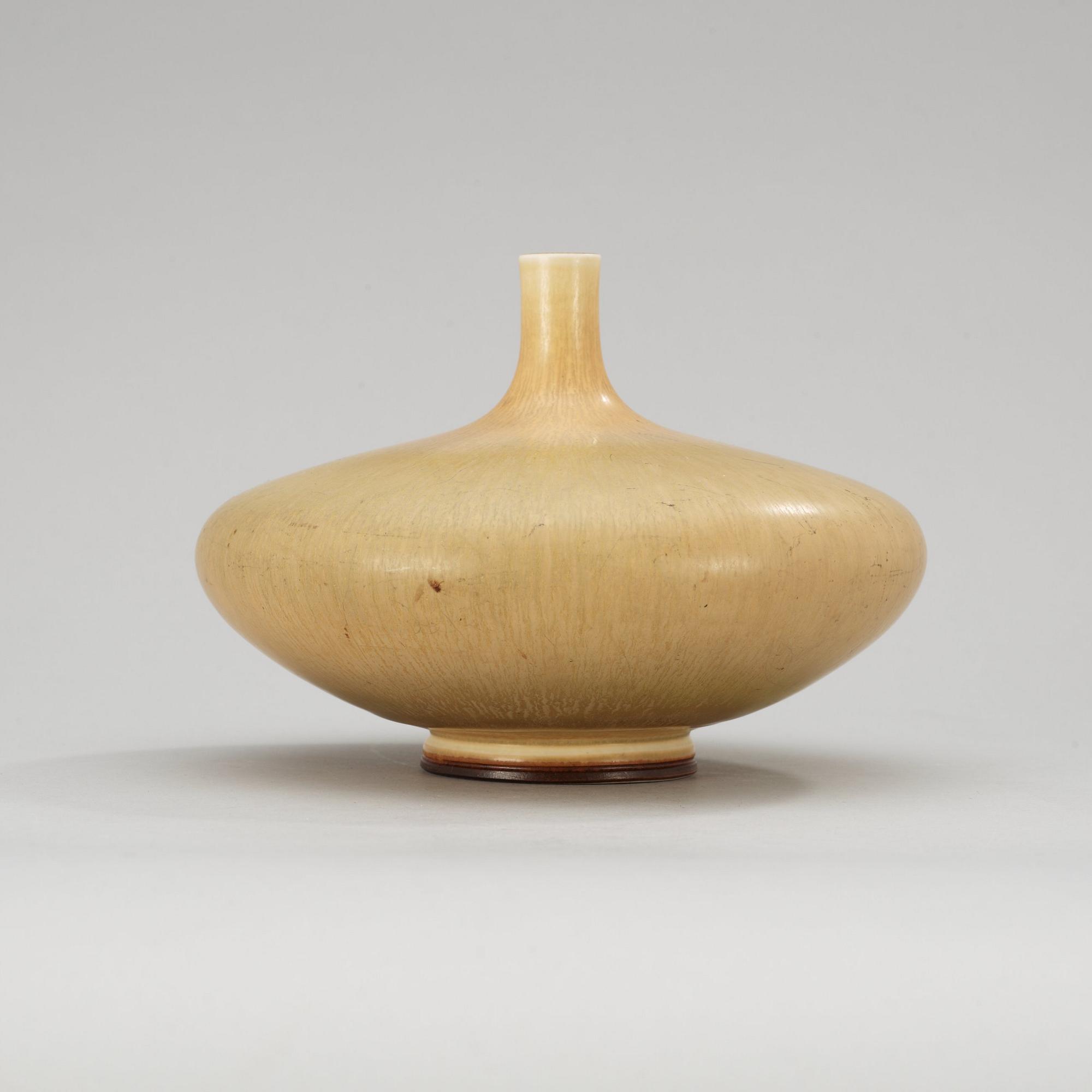 A Berndt Friberg stoneware vase, Gustavsberg Studio 1969.