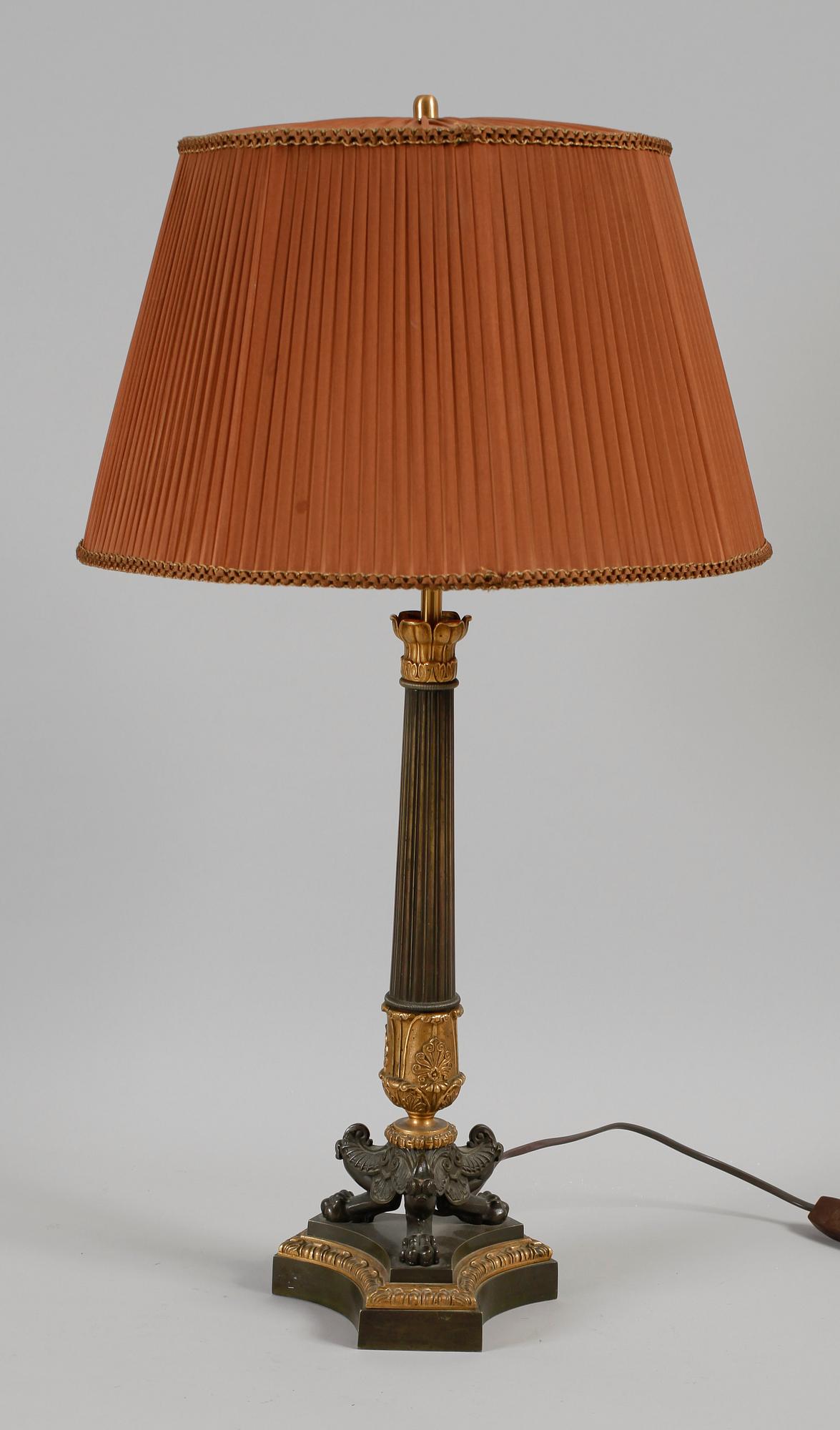 BORDSLAMPA, mässing, empirestil, 1800-/1900-tal.