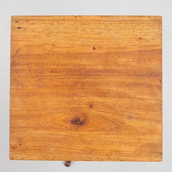 A mahogany tilt-top table by L. W. Lundelius (master in Stockholm 1818-57).