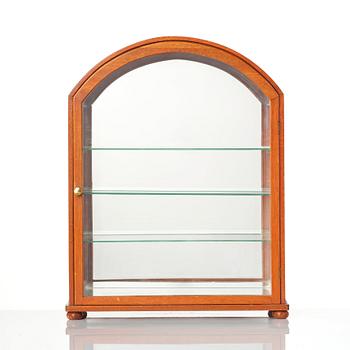 Josef Frank, a model 2070 mahogany table display cabinet, Svenskt Tenn, prior to 1985.