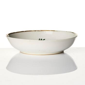 A famille rose armorial cup and stand with the monogram of the Swedish King Gustavus III, Qing dynasty, 18th century.