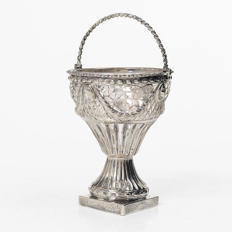 An English silver sugar bowl, silver, London 1772.