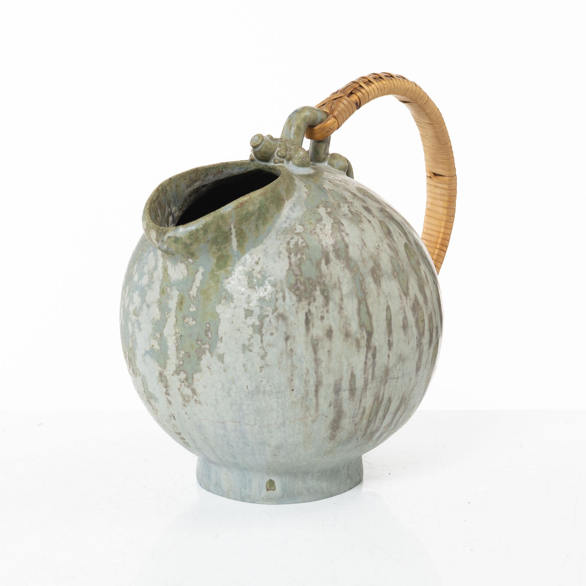 Arne Bang, a stoneware jug, model 151, own workshop, Fensmark, Denmark, 1930s-50s.