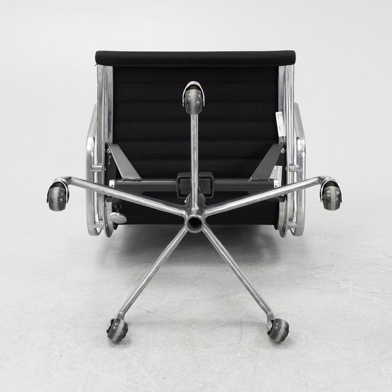 Charles & Ray Eames, skrivbordsstol, "EA 335", Herman Miller 1997.