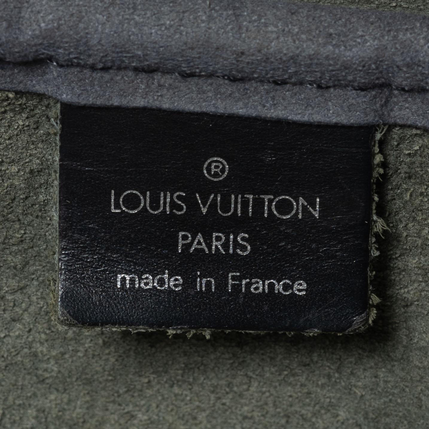Louis Vuitton, weekendväska, "Taiga Kendall PM".