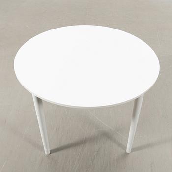 Bengt & Biritt-Marie Troedsson, dining group 5 pieces, "Runda & Deni" 2020s, manufactured by Troeds in Bjärnum.