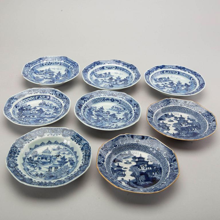 A set of12 different Chjinese Qianlong blue and white porcelain plates.