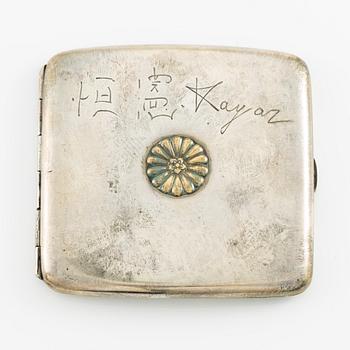 Etui, silver, Japan, 1900-talets första del. Vikt 112 gram.