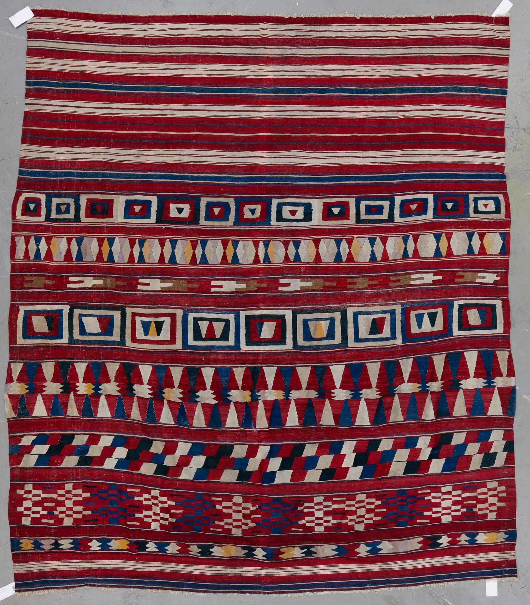 KELIM, semiantik. Ca 234 x 200 cm.