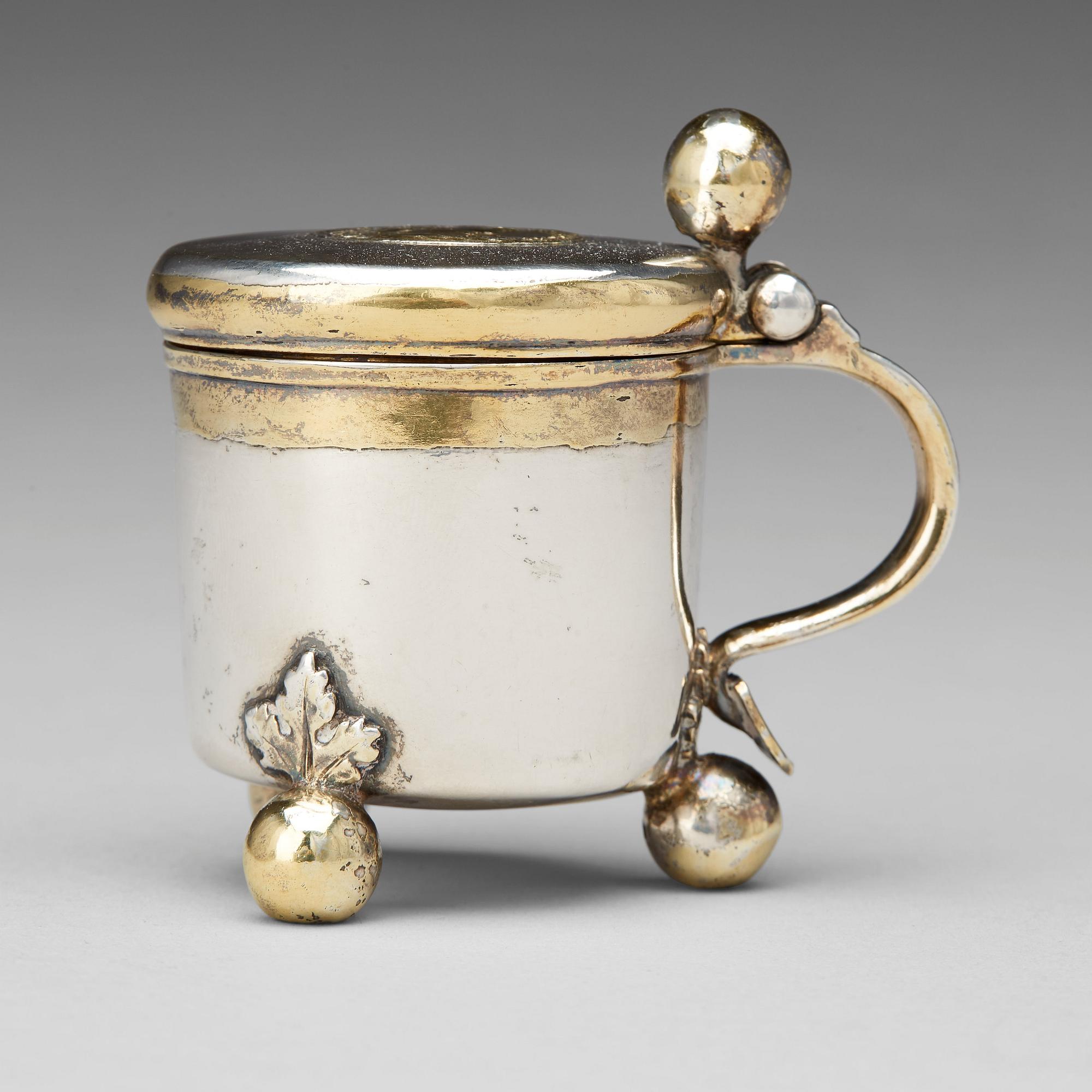 Johan Lorenz Starin, miniatyrdryckeskanna, silver, Stockhom 1742. Senbarock.