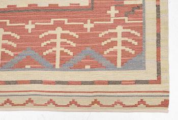 A flat weave carpet, c 371 x 250 cm, Sweden, circa 1940.