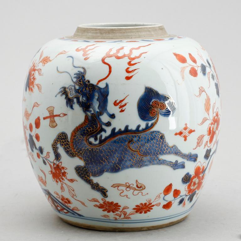 BOJAN, porslin, Kina, Kang Hsi, 1700-talets första hälft.