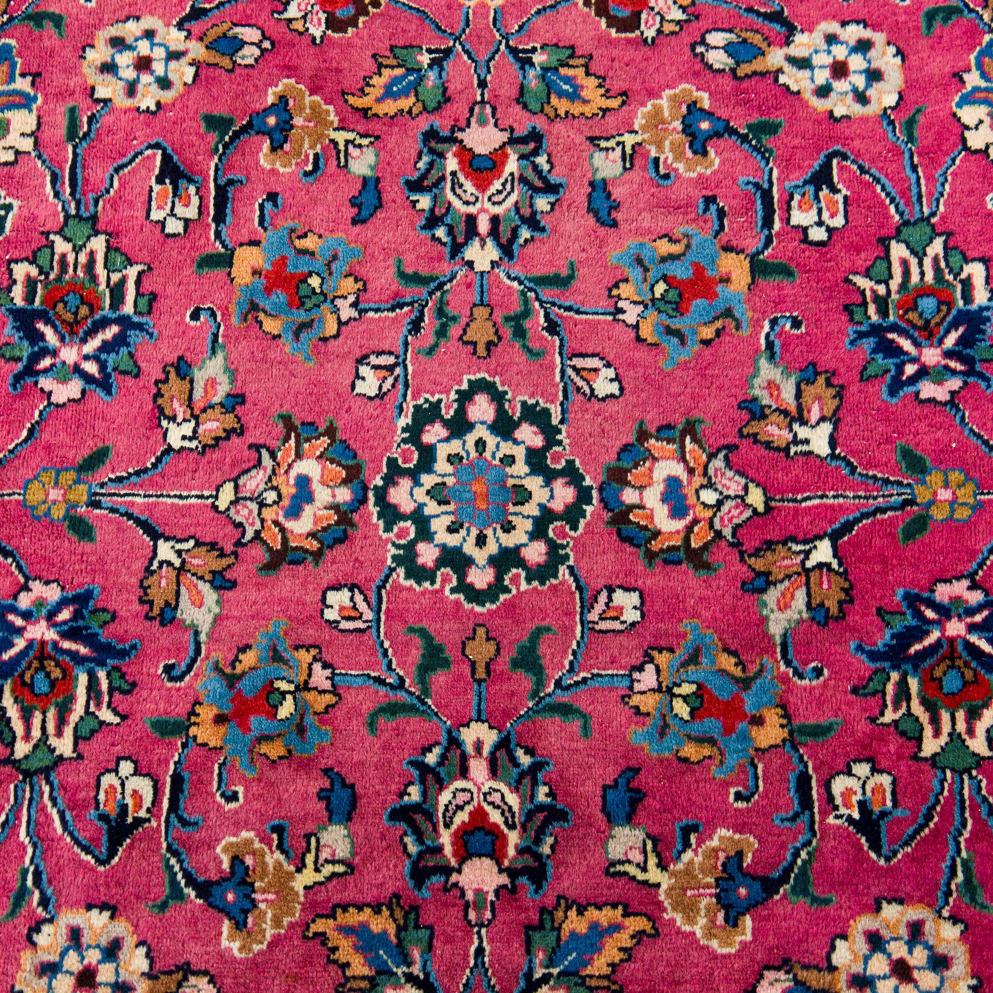 Matta, Mashad, ca 247 x 354 cm.