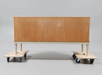 SIDEBOARD, gustaviansk stil, 1900-talets andra hälft.