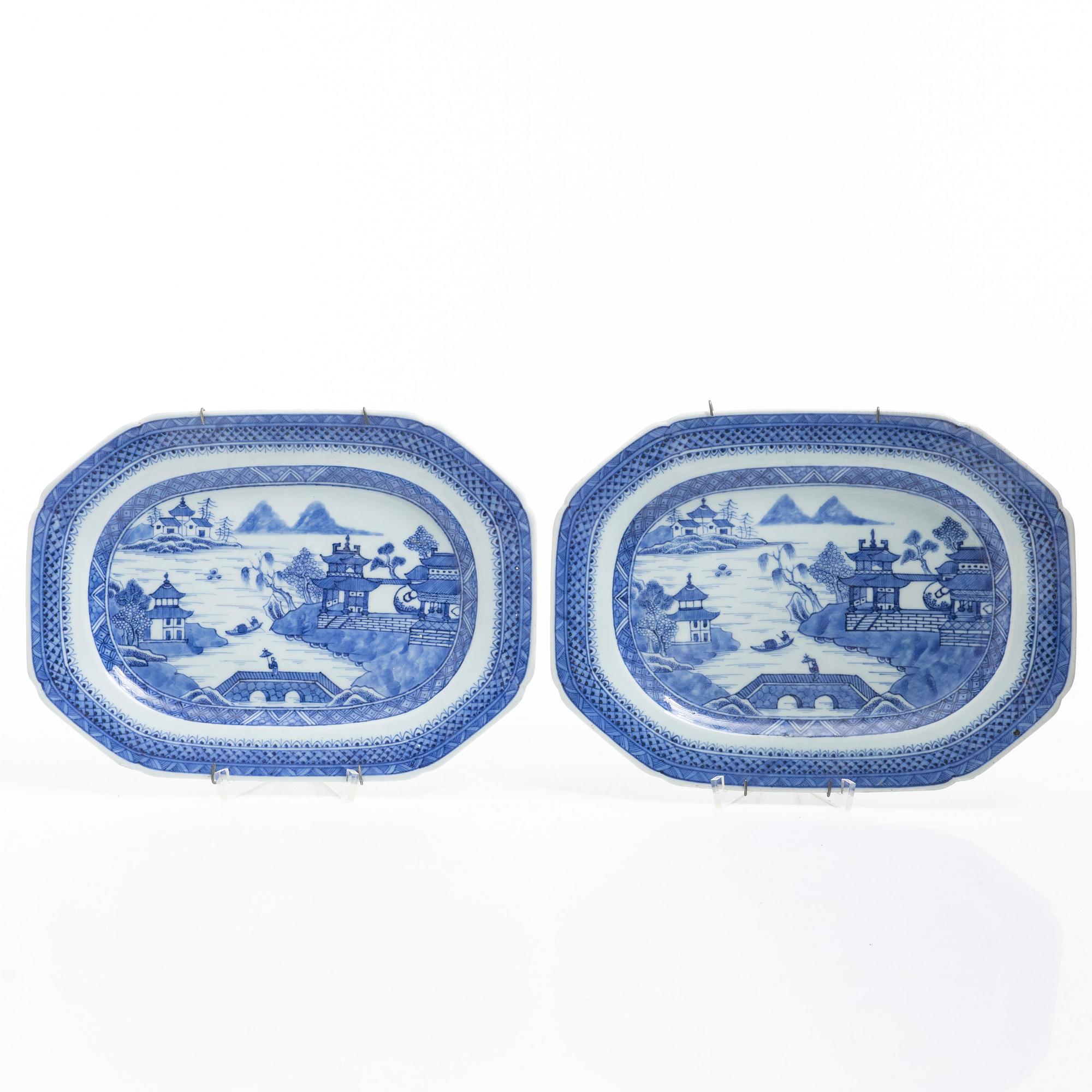 Roasting dishes, a pair, company porcelain, China, Qing dynasty, Qianlong (1736–95).