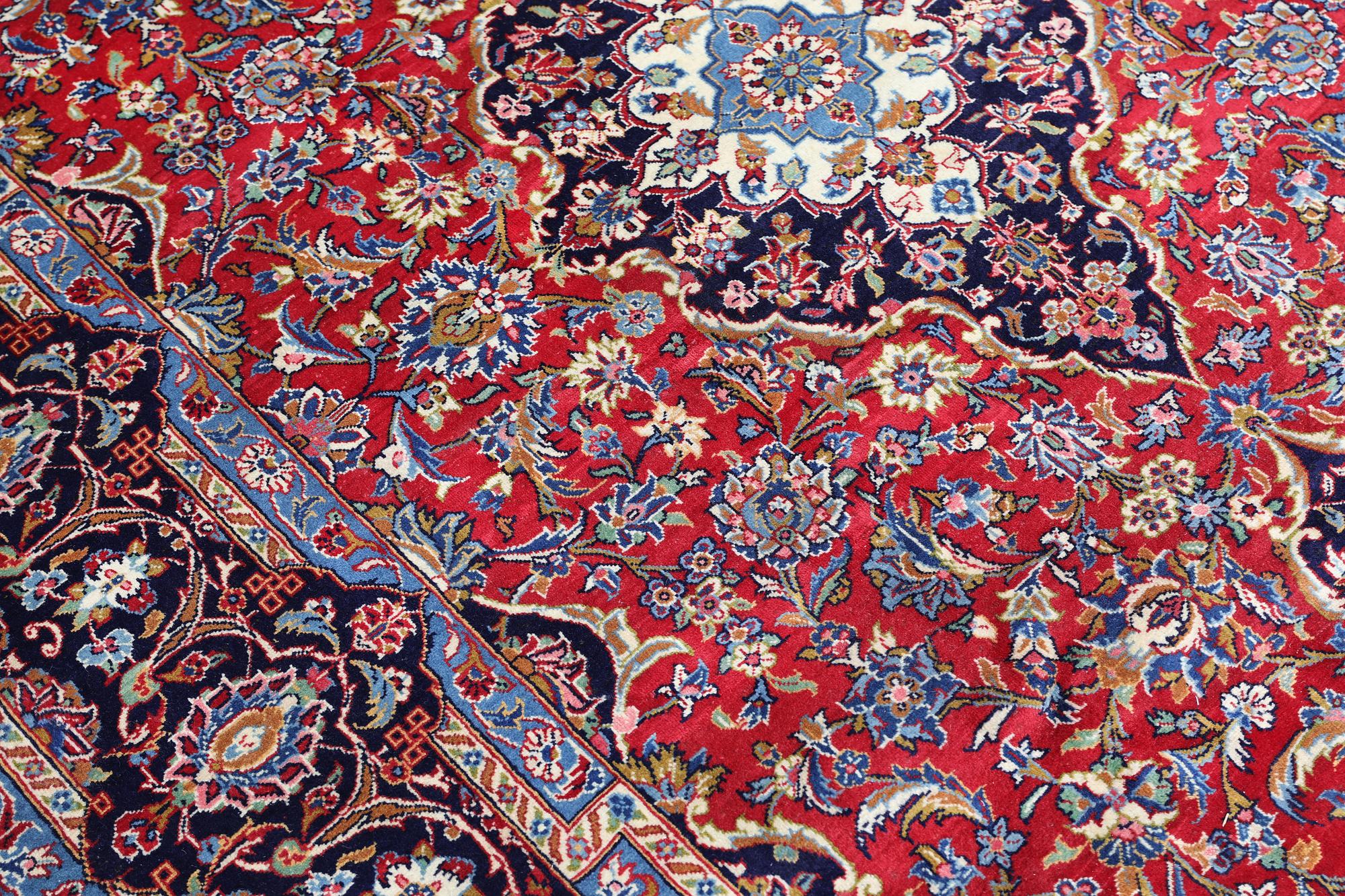 Matta, Keshan, ca 298 x 195 cm.