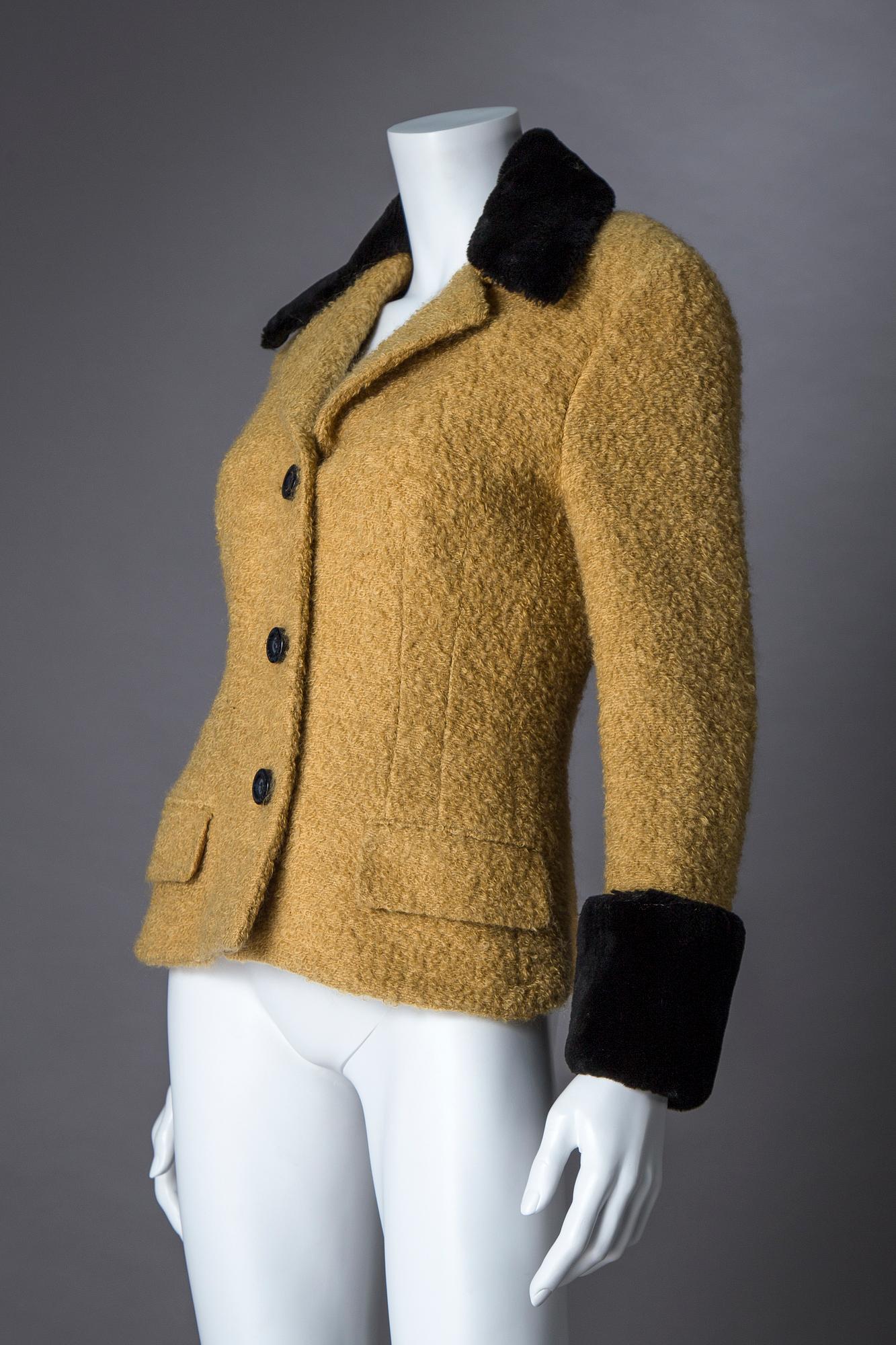 DOLCE & GABBANA, jacka storlek 40.