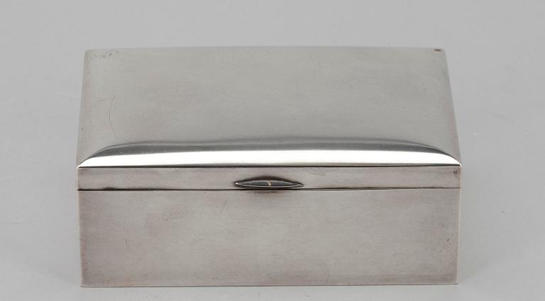 SKRIN, silver och trä, Helsingfors 1918. Vikt 327 g.