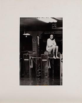 ROLF ADLERCREUTZ, silvergelatinfotografi, 1984, vintage, signerad samt med stämpel a tergo.