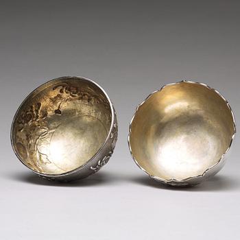 Two silver bowls, Shanghai, early 20th Century, one with makers mark ZeeWo.