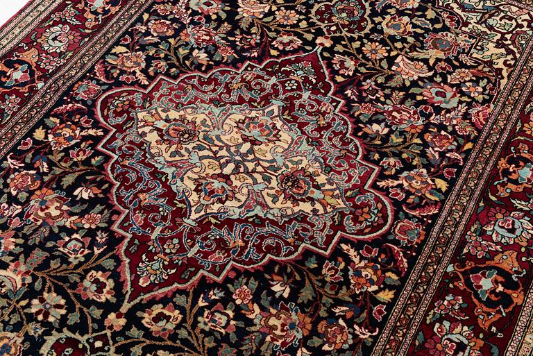 Matta, antik Isfahan, centrala Persien, ca 211 x 142 cm.