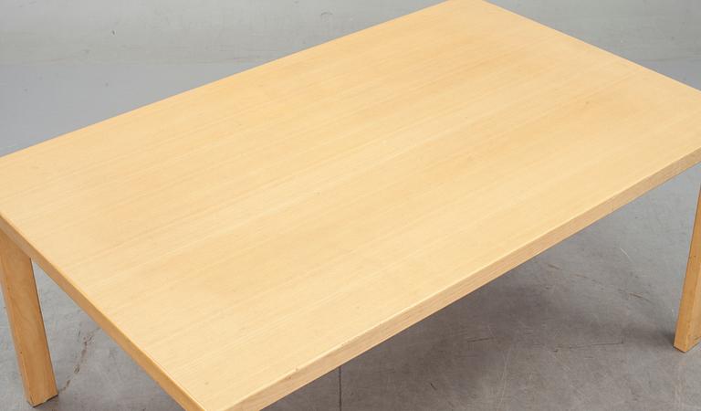 SOFFBORD, formgivet av Alvar Aalto.