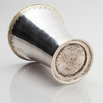 Anders Schotte, bägare, delvis förgyllt silver, Uddevalla 1777. Gustaviansk.