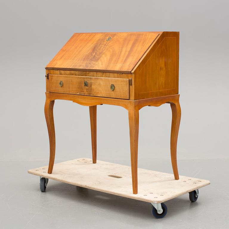 SEKRETÄR, gustaviansk stil, 1900-tal.
