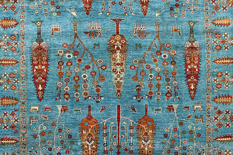 A Ziglar Ariana carpet, c. 317 x 250 cm.