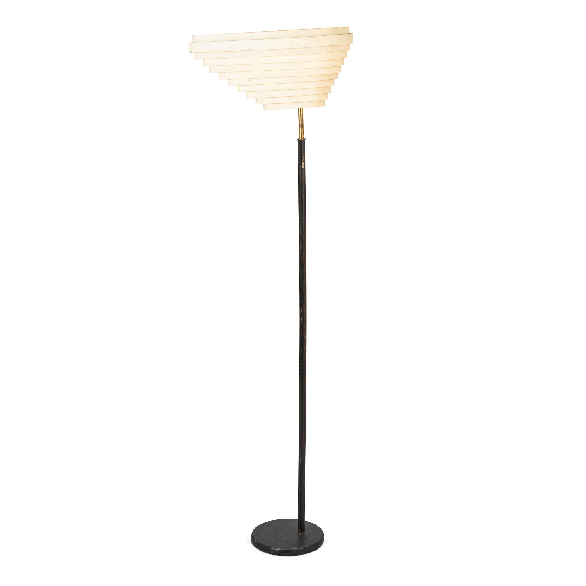 Alvar Aalto, an 'Angel's Wing' floor lamp, 805. Manufactured by Valaistustyö.