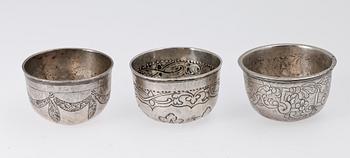 TUMLARE, 3 st, silver, Ryssland 1700-tal. Bla Moskva 1792. Totalvikt ca 90 gram.
