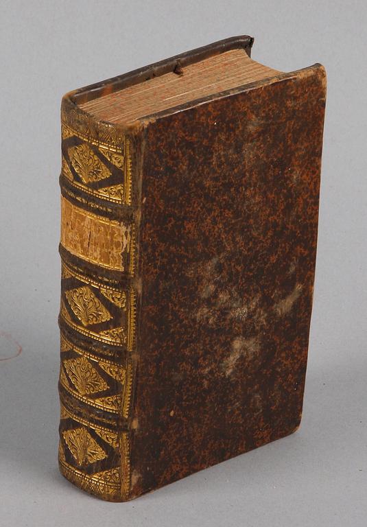 BOK, "Physica sive de Rebus Corporeis...operum philosophicorum" del III och IV, av Johannis Clerici, Amsterdam.