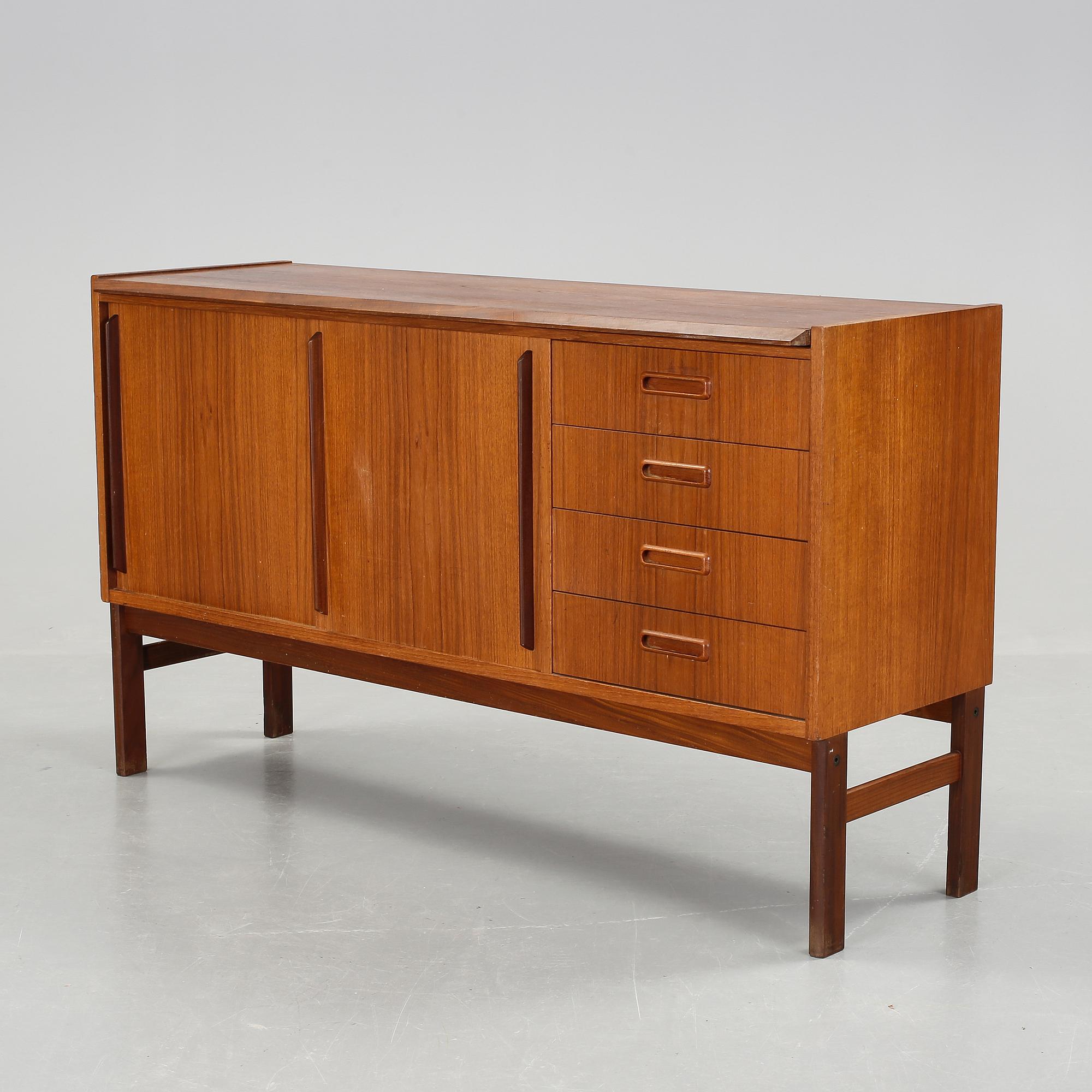 SIDEBOARD, teak, 1950-tal.