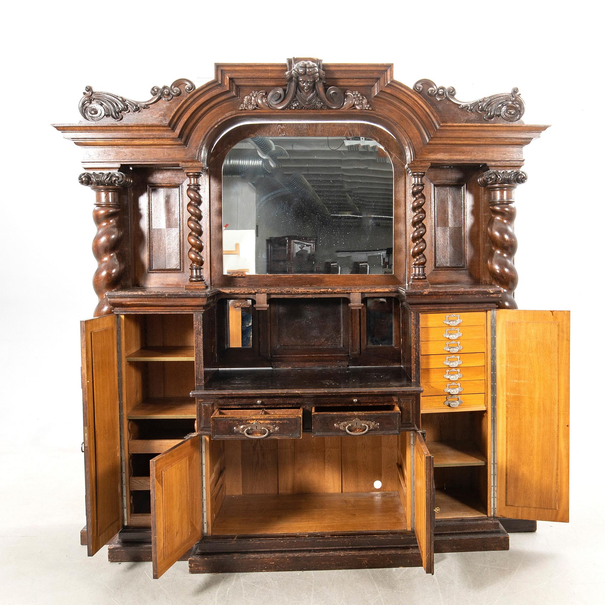 Cabinet/Sideboard Baroque style around 1900.