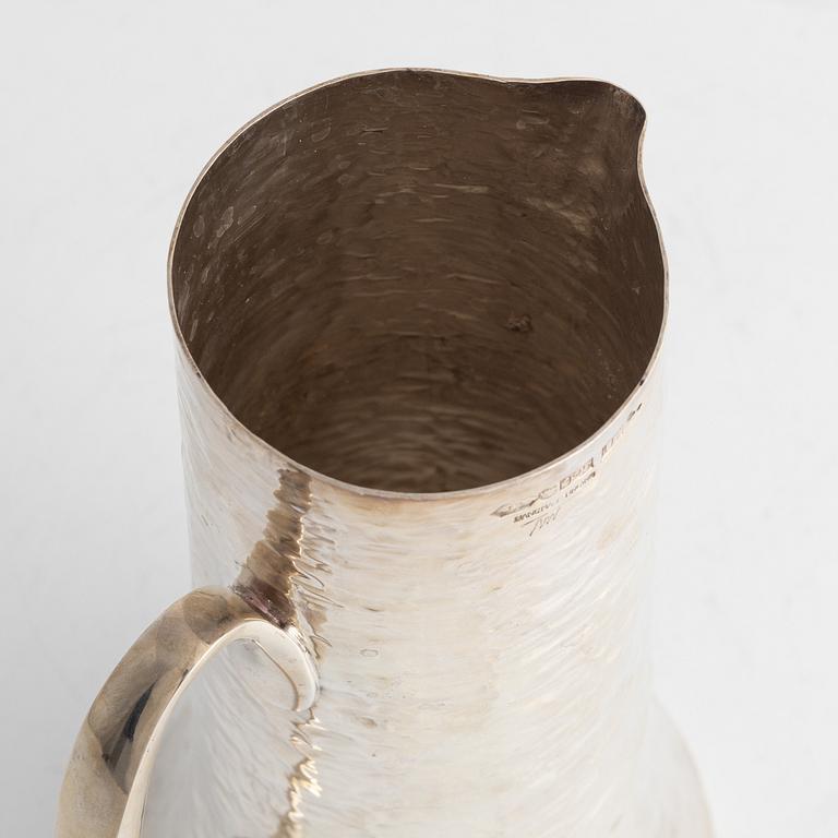 Tapio Wirkkala, a silver pitcher, Kultakeskus Oy, Hämeenlinna 1973.