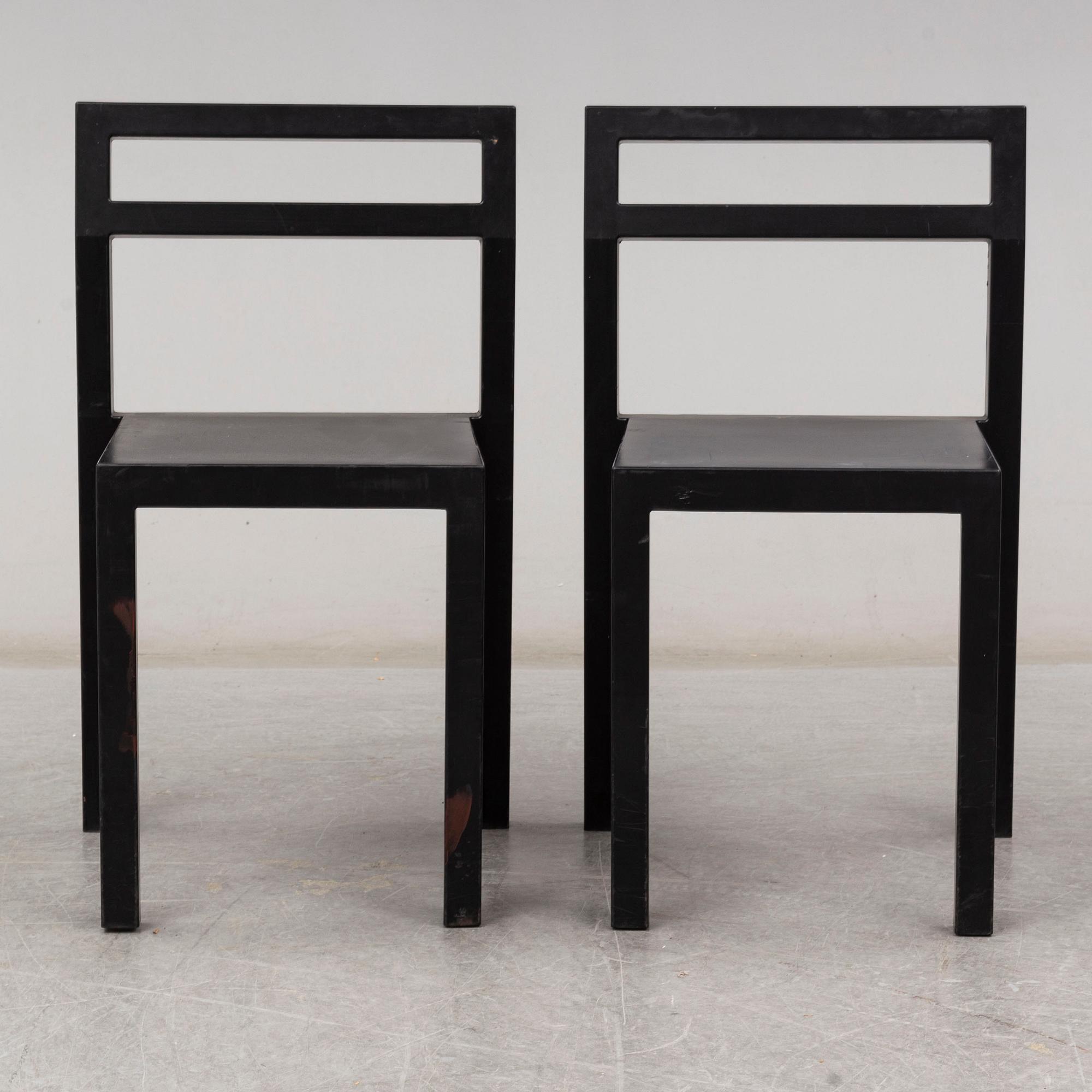 BORIS BERLIN/POUL CHRISTIANSEN, bord med två stolar, "Non", Komplot design, Källemo.