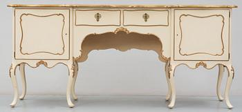 MATSALSGRUPP, 18 delar, rokokostil, Lysberg  och Hansen A/S, Kgl. Hofleverandör Palaegade Köbenhavn,1900-tal.