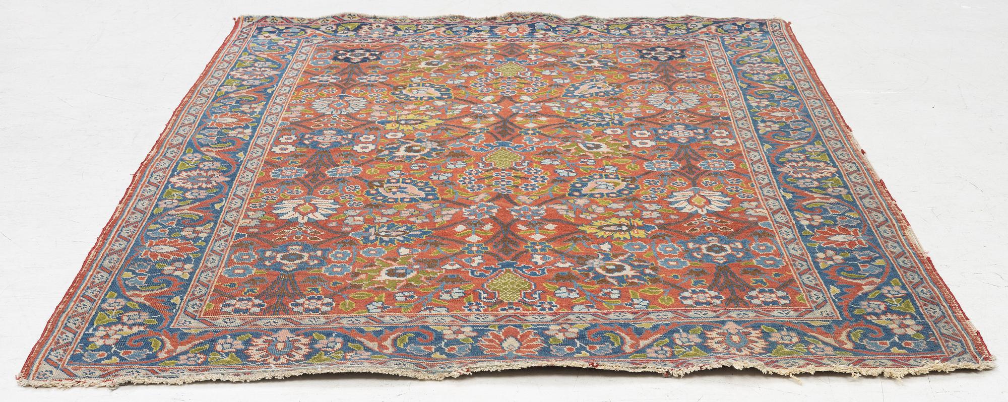 An antique Mahal rug, c.. 178 x 132 cm.