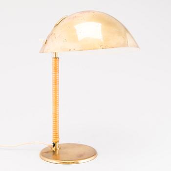 Paavo Tynell, Bordslampa, modell 9202, Taito 1900-talets mitt.