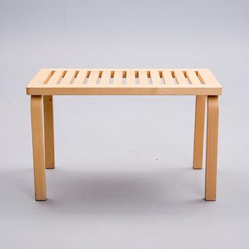 BÄNK, 153B, Alvar Aalto, Artek. Formgiven 1945.