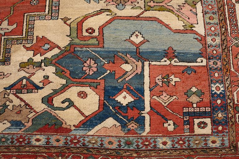 A CARPET, an antique Heriz, ca 479-491 x 310-327 cm.